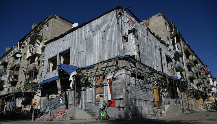 Russian Troops Seize Two Villages in Eastern Ukraine